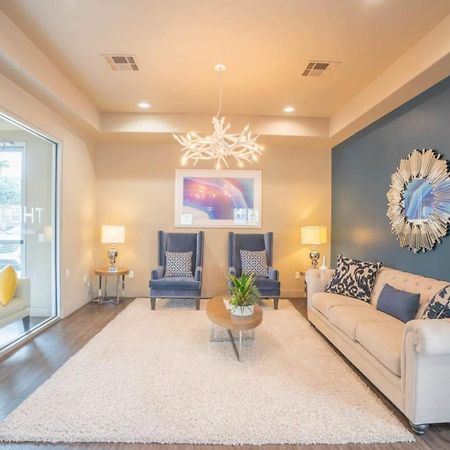 Posh 2Bd - Midtown - Gym, Pool, W-D, Parking - Sleeps 8 Phoenix Exterior foto