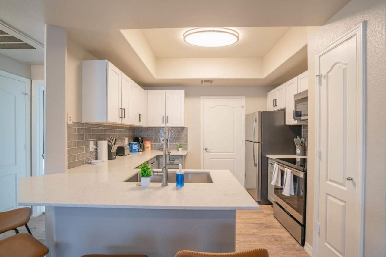 Posh 2Bd - Midtown - Gym, Pool, W-D, Parking - Sleeps 8 Phoenix Exterior foto