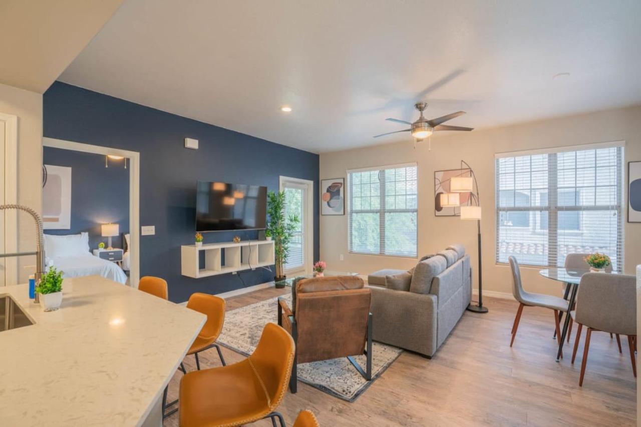 Posh 2Bd - Midtown - Gym, Pool, W-D, Parking - Sleeps 8 Phoenix Exterior foto